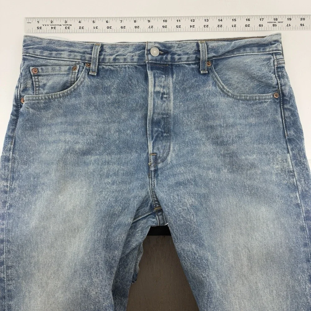Levi's 502 Regular Taper Jeans Men 36x32 Light Faded Stonewash Button Fly